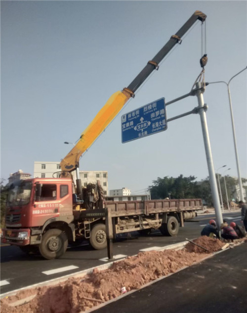 长沙县设备吊装租赁吊车要用多大吊车
